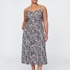 Abito lungo con scollo a V floreale Abito lungo con scollo a V floreale