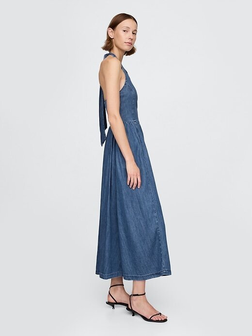 Abito lungo in denim con allacciatura posteriore Abito lungo in denim con allacciatura posteriore
