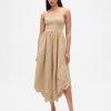 Abito midi con orlo a fazzoletto in tecnica mista Abito midi con orlo a fazzoletto in tecnica mista