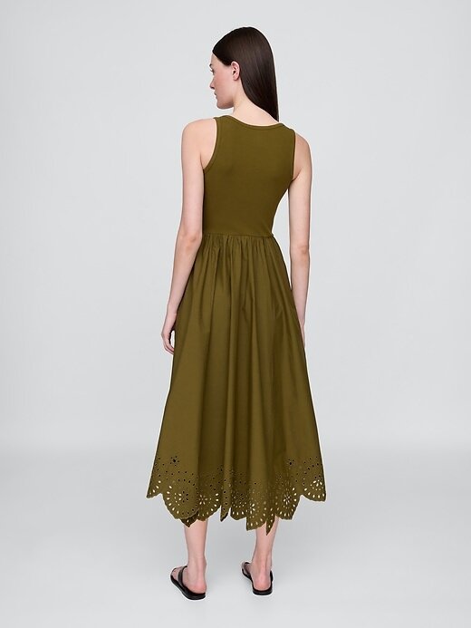 Abito midi con orlo a fazzoletto in tecnica mista Abito midi con orlo a fazzoletto in tecnica mista