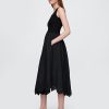 Abito midi con orlo a fazzoletto in tecnica mista Abito midi con orlo a fazzoletto in tecnica mista