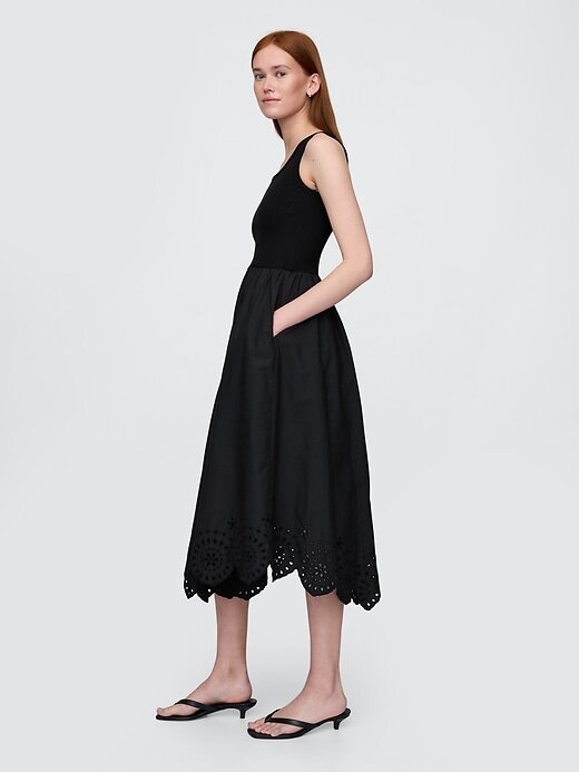 Abito midi con orlo a fazzoletto in tecnica mista Abito midi con orlo a fazzoletto in tecnica mista
