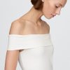 Abito midi con spalle scoperte in tecnica mista Abito midi con spalle scoperte in tecnica mista