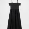 Abito midi con spalle scoperte in tecnica mista Abito midi con spalle scoperte in tecnica mista