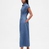 Abito midi in denim con risvolto Abito midi in denim con risvolto