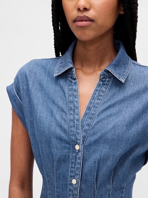 Abito midi in denim con risvolto Abito midi in denim con risvolto
