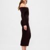 Abito midi in maglia elasticizzata CashSoft con spalle scoperte Abito midi in maglia elasticizzata CashSoft con spalle scoperte