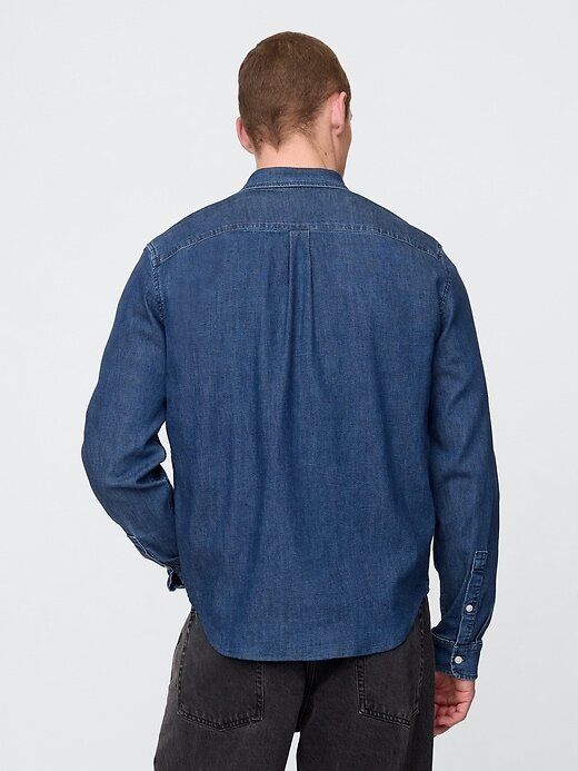 Camicia con tasca in denim Camicia con tasca in denim