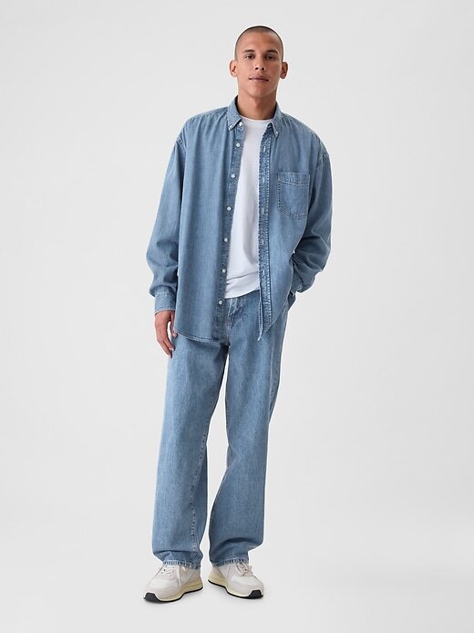 Camicia grande in denim Camicia grande in denim