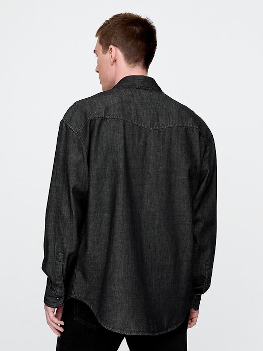 Camicia grande in denim stile western Camicia grande in denim stile western
