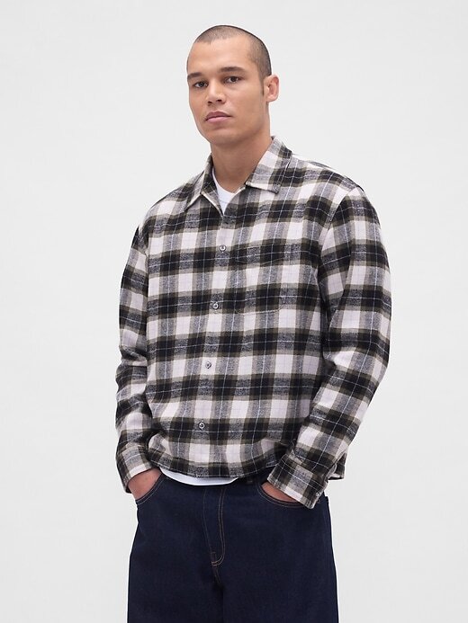 Camicia in flanella rilassata in cotone biologico Camicia in flanella rilassata in cotone biologico
