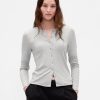 Cardigan moderno con scollo rotondo Cardigan moderno con scollo rotondo