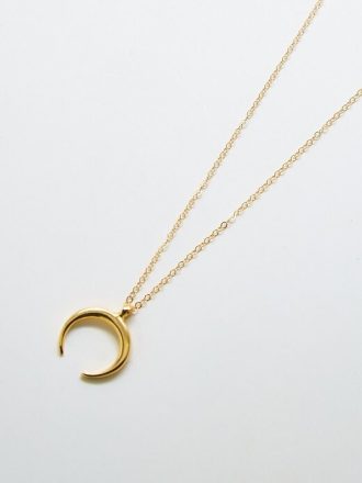 Collana con mezzaluna in oro