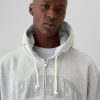 Felpa con cappuccio e zip intera con logo atletico pesante