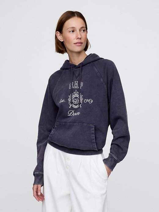 Felpa con cappuccio raglan con logo Gap × DÔEN per adulti Felpa con cappuccio raglan con logo Gap × DÔEN per adulti