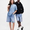 Gap × BÉIS Pantaloncini larghi in denim lavorato a maglia per adulti Gap × BÉIS Pantaloncini larghi in denim lavorato a maglia per adulti