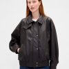 Giacca in pelle vegana oversize Giacca in pelle vegana oversize