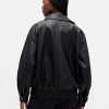 Giacca in pelle vegana oversize Giacca in pelle vegana oversize