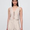 Gilet corto in misto lino con nodo sul davanti