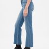 Jeans aderenti e dritti a vita alta anni ’90 Jeans aderenti e dritti a vita alta anni ’90