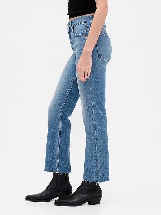Jeans aderenti e dritti a vita alta anni ’90 Jeans aderenti e dritti a vita alta anni ’90
