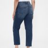 Jeans aderenti e dritti a vita alta anni ’90 Jeans aderenti e dritti a vita alta anni ’90