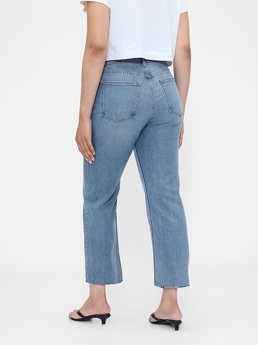 Jeans aderenti e dritti a vita alta anni ’90 Jeans aderenti e dritti a vita alta anni ’90