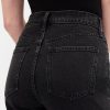Jeans aderenti e dritti a vita alta anni ’90