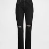 Jeans dritti e a vita alta