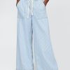 Jeans larghi e comodi a vita media