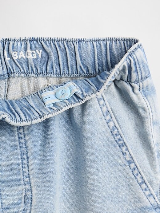 Jeans larghi e comodi in maglia a vita bassa per bambini Jeans larghi e comodi in maglia a vita bassa per bambini