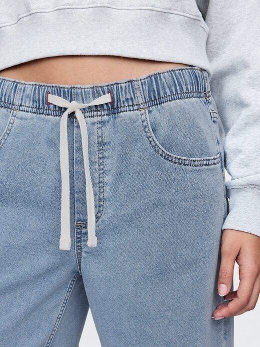 Jeans larghi e comodi in maglia a vita media Jeans larghi e comodi in maglia a vita media