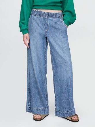 Jeans larghi e facili da indossare, plissettati e ultra morbidi a vita media