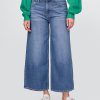 Jeans larghi e morbidi a vita media