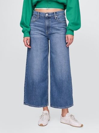 Jeans larghi e morbidi a vita media