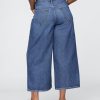 Jeans larghi e morbidi a vita media