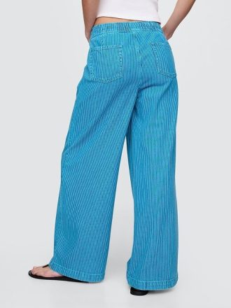 Jeans larghi ultra morbidi e facili da indossare a vita media