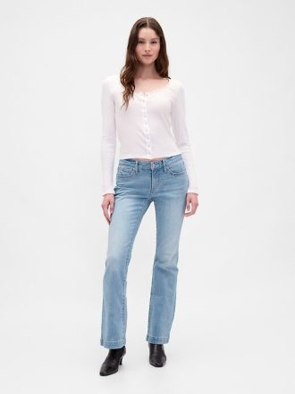 Jeans lunghi e attillati a vita bassa