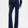 Jeans lunghi e attillati a vita bassa Jeans lunghi e attillati a vita bassa