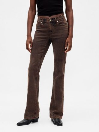 Jeans lunghi e attillati a vita bassa