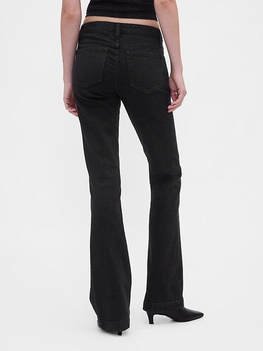 Jeans lunghi e attillati a vita bassa Jeans lunghi e attillati a vita bassa