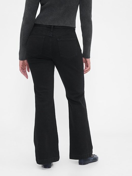 Jeans lunghi e attillati a vita bassa Jeans lunghi e attillati a vita bassa
