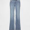 Jeans lunghi e attillati a vita bassa Jeans lunghi e attillati a vita bassa