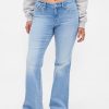 Jeans lunghi e attillati a vita bassa e sinuosa Jeans lunghi e attillati a vita bassa e sinuosa