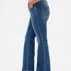 Jeans lunghi e attillati a vita bassa e sinuosa Jeans lunghi e attillati a vita bassa e sinuosa