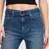 Jeans slim dritti a vita alta con cintura anni ’90 Jeans slim dritti a vita alta con cintura anni ’90