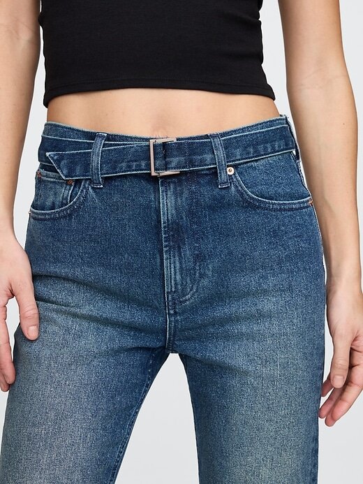 Jeans slim dritti a vita alta con cintura anni ’90 Jeans slim dritti a vita alta con cintura anni ’90
