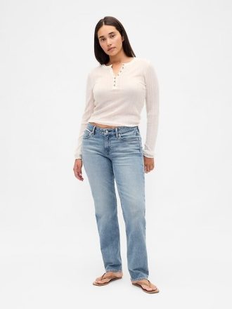 Jeans slim dritti a vita bassa e sinuosi anni ’90