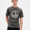 Maglietta Gap × Disney con teschio The Nightmare Before Christmas di Tim Burton Maglietta Gap × Disney con teschio The Nightmare Before Christmas di Tim Burton
