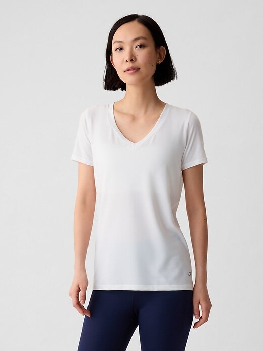 Maglietta GapFit Breathe con scollo a V Maglietta GapFit Breathe con scollo a V